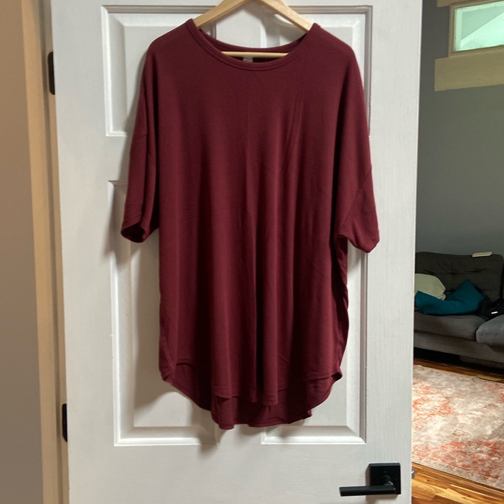 Red short sleeve workout top
